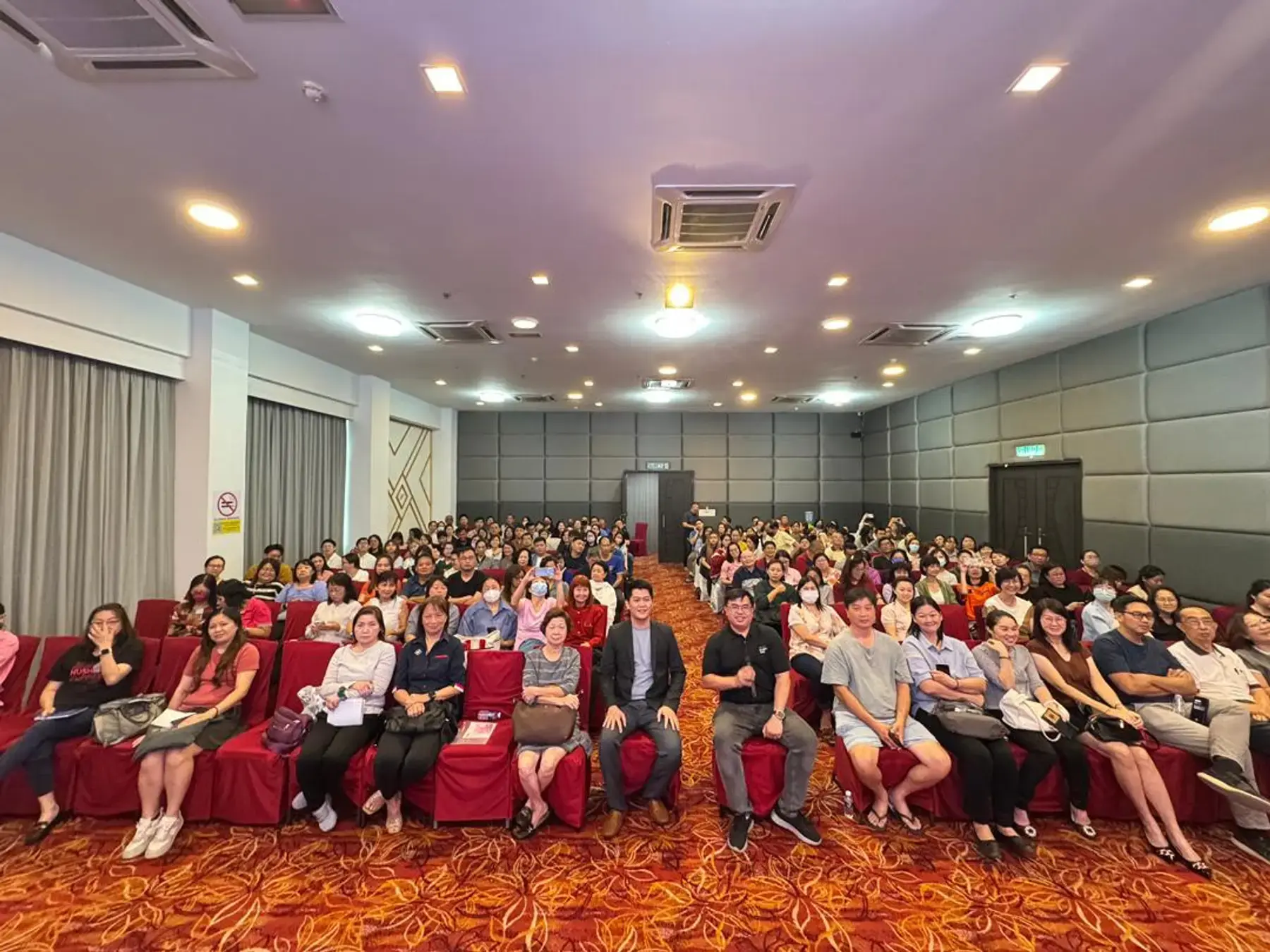 BBH 研讨会上,红地毯会场内的庞大听众